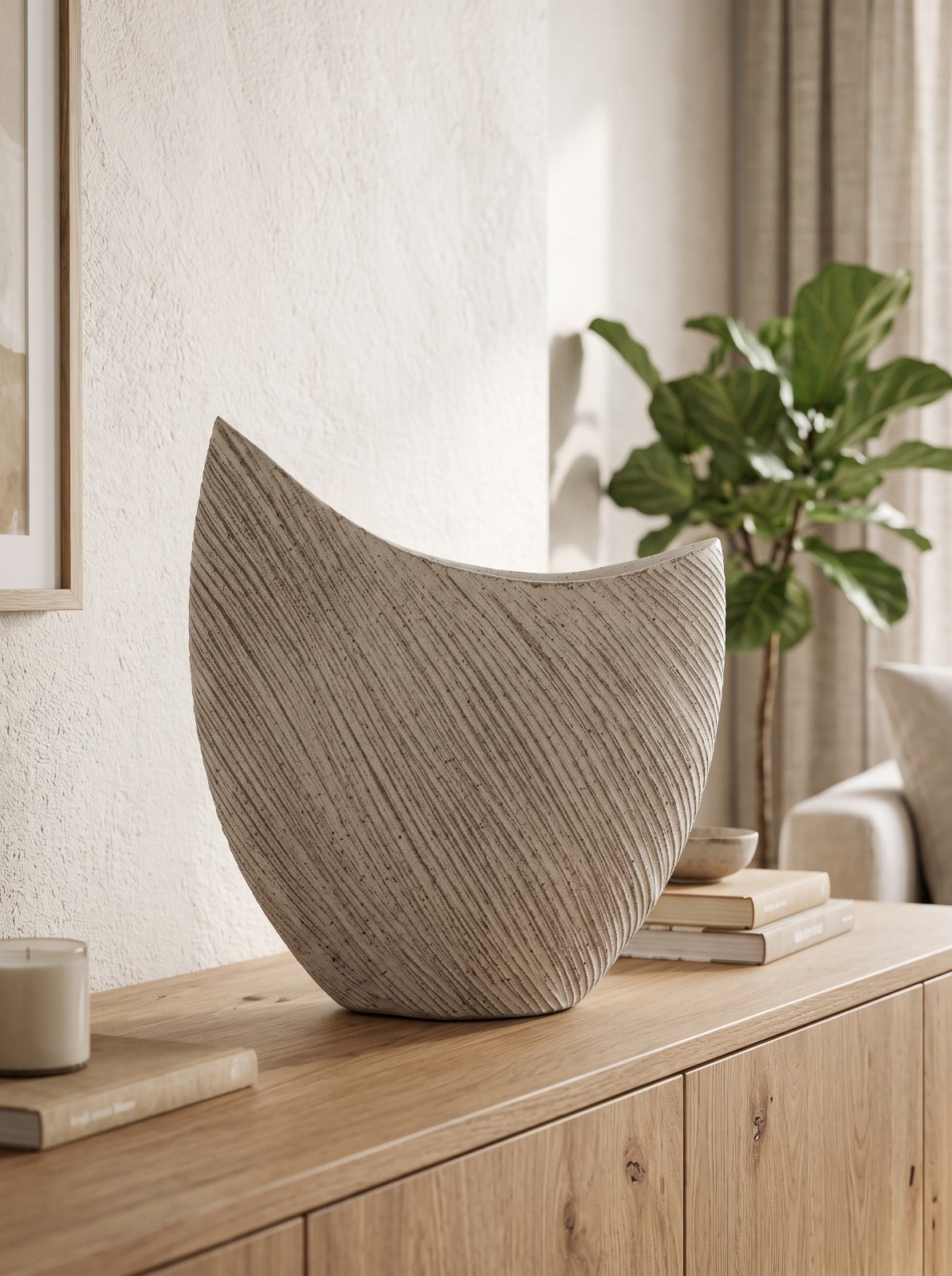 Çizgili Hilal Formlu Polyresin Vazo – YZ03079W-2