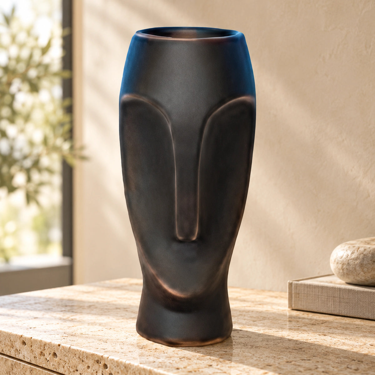 Yüz Figürlü Siyah Polyresin Vazo – YZ04482BL-2